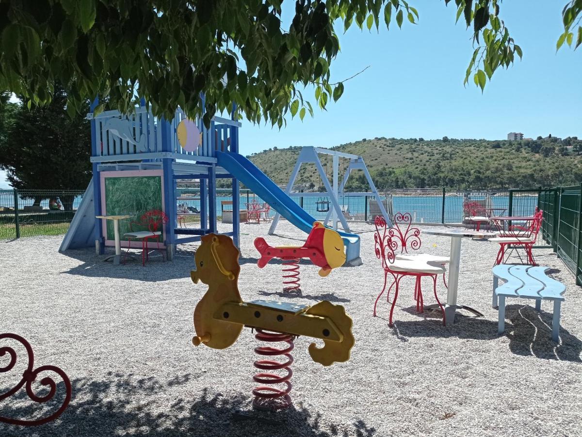 Apartmani Barisic Trogir Exterior foto
