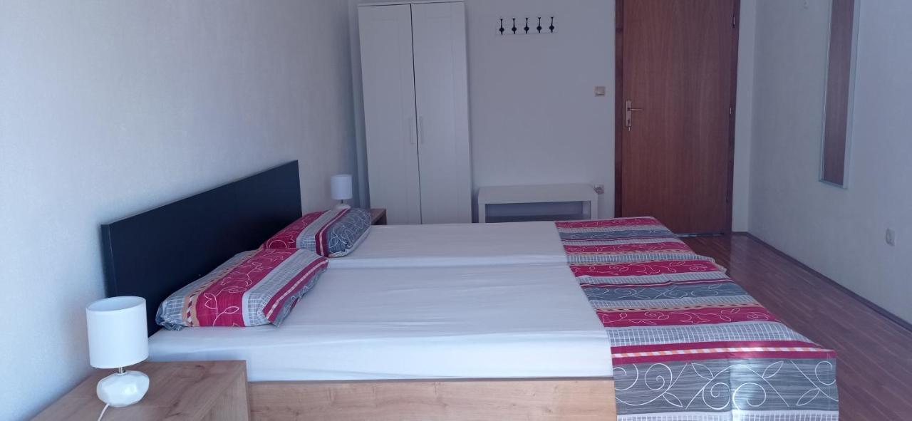 Apartmani Barisic Trogir Exterior foto